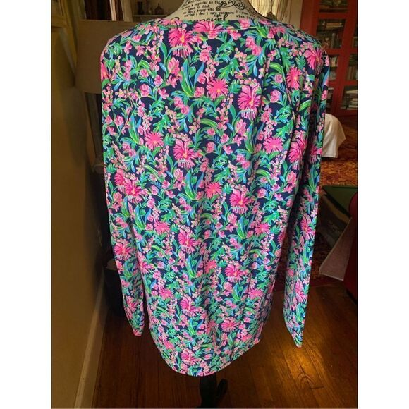 LILLY PULITZER LOW TIDE NAVY BLYTHE LUXLETIC PULLOVER TOP - Picture 6 of 7